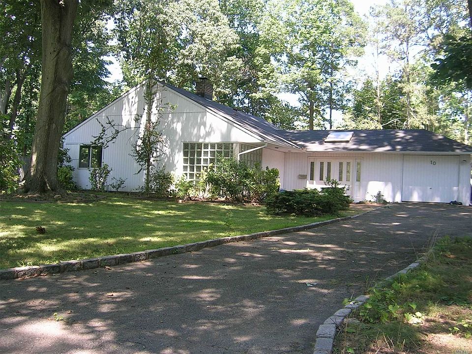 1st image of 10 Hemlock Ln