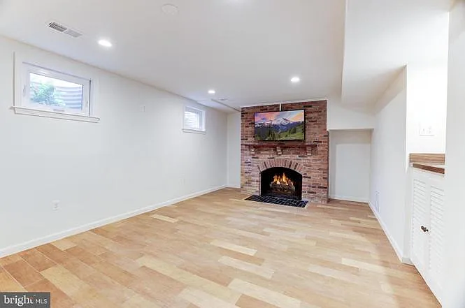 1149 Colonial Rd — Photo 26