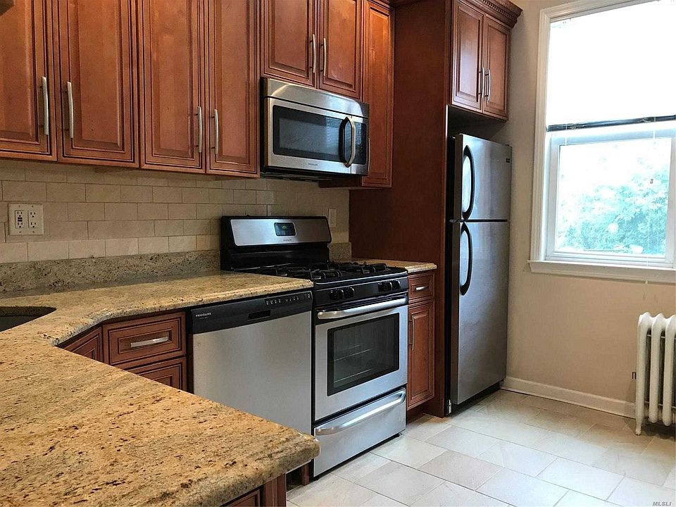 1st image of 220 Jericho Tpke