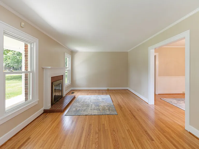 3228 Lakeshore Dr — Photo 16