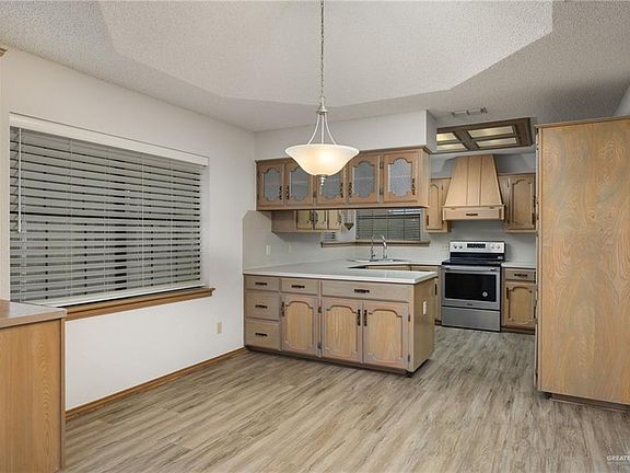 4th image of 248 Rebecca Dr