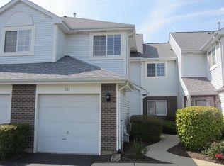 1111 E Cambria Ln S, Lombard, IL 60148