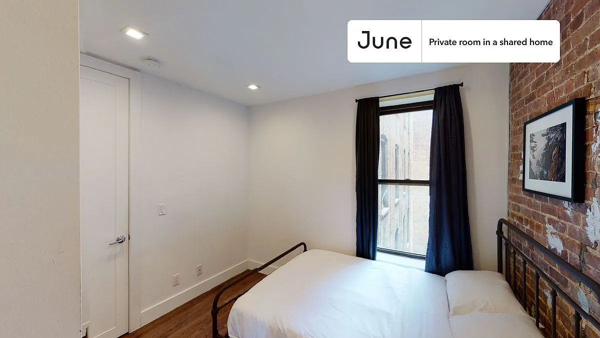 Full bedroom in 4 bed/2 bath home in West Harlem #597 B — Photo 1