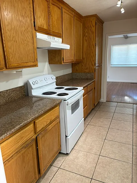 4 bed, 1758 sqft, $3,000 — Photo 4