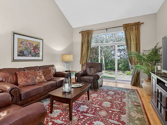 4th image of 7940 Ashbrook Ct