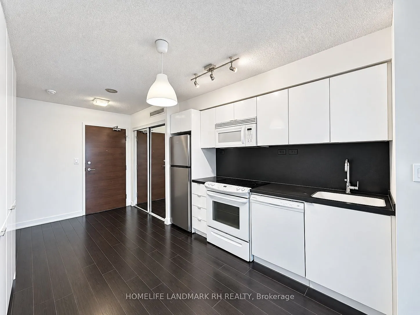 2 bed, $2,550 — Photo 3