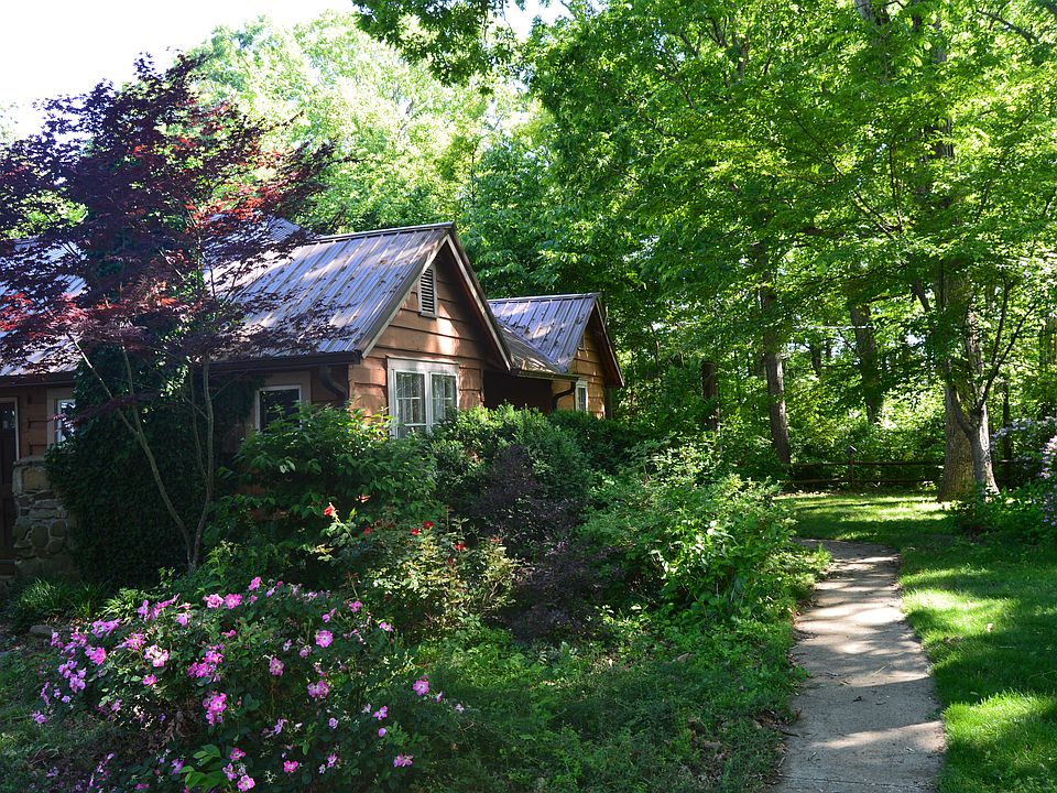 The entrance to home front