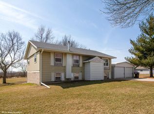 18162 Bear Creek Rd, Earlham, IA 50072