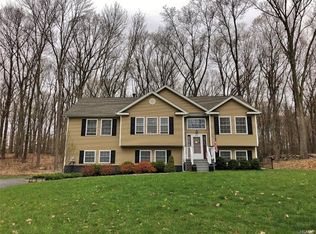 33 Tap Stone Ln, Pt Jervis, NY 12771