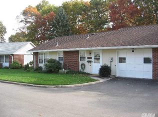 252 Newcastle Ct UNIT D, Ridge, NY 11961