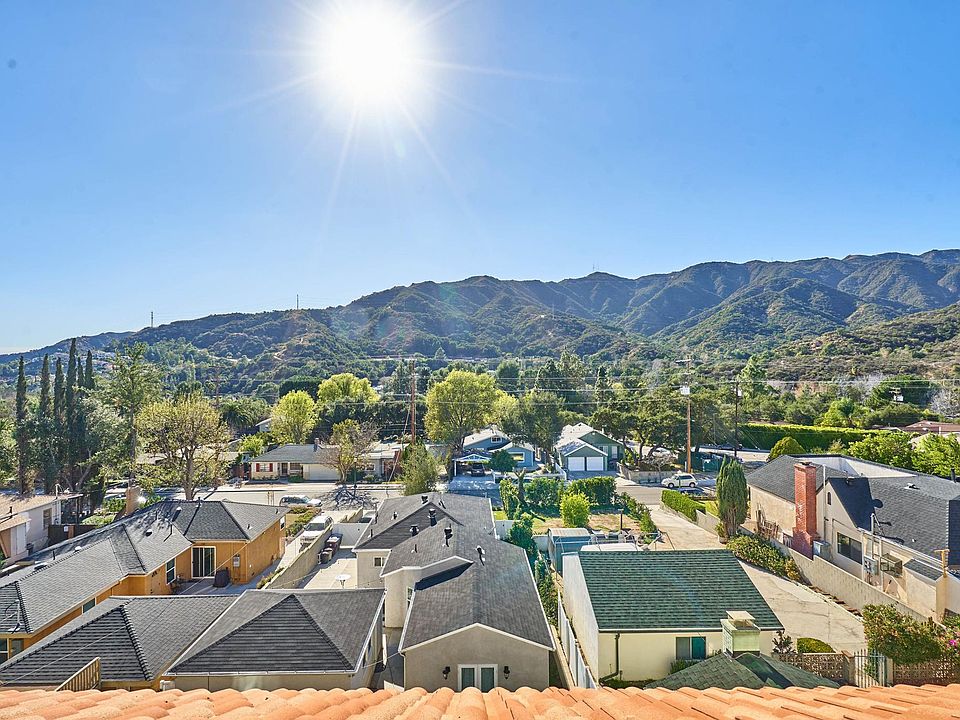 1st image of 104-2716 Honolulu Ave #104