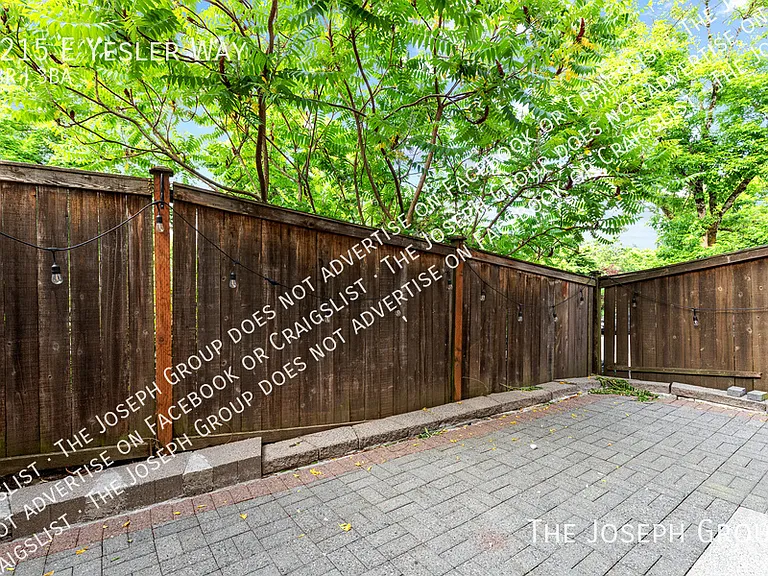 2215 E Yesler Way — Photo 37