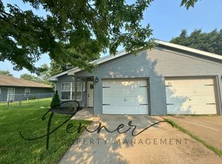 500A NE Austin St, Oak Grove, MO 64075