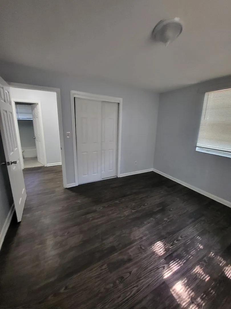 1625 W 26th St. — Photo 3