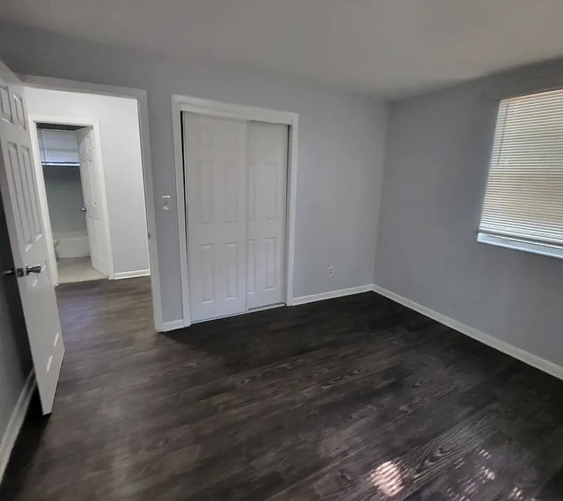 1625 W 26th St