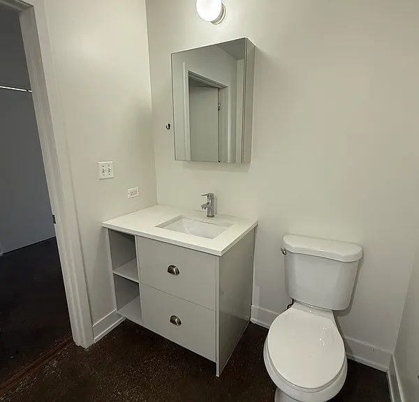 28 E Adams St — Photo 13