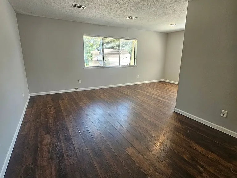 3231 Schuetzen Ln — Photo 4