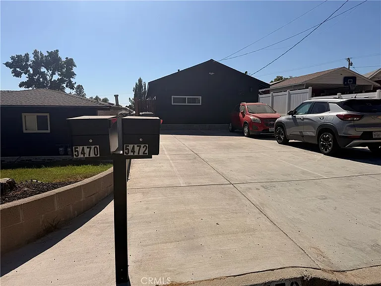 5472 N Mountain View Ave — Photo 13