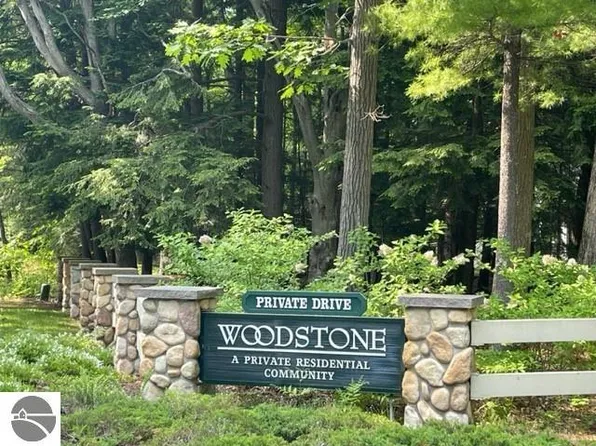 12 Frog Pond Dr, Glen Arbor, MI 49636