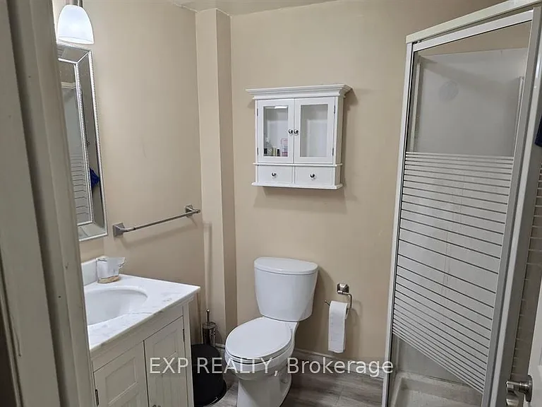 31 Raymond St #5 — Photo 8