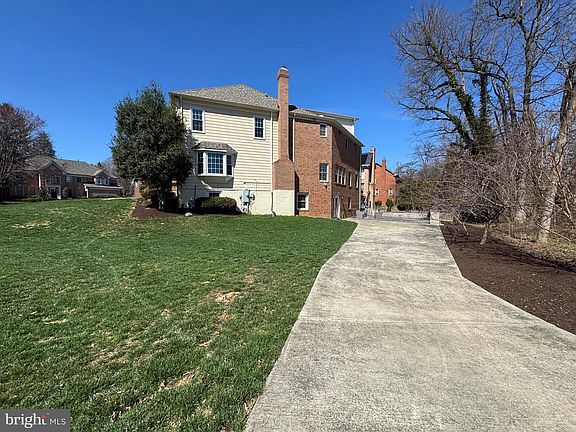 4th image of 2407 Lellah Ct