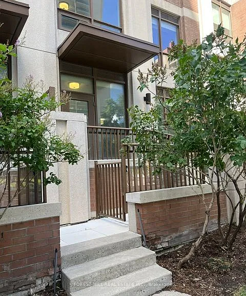 310 Tweedsmuir Ave #Townhouse 4 — Photo 5
