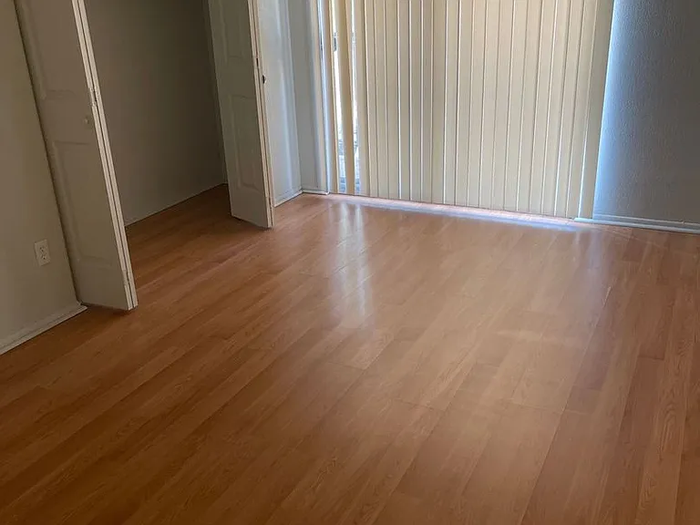 2813 E Paradise Ln — Photo 3
