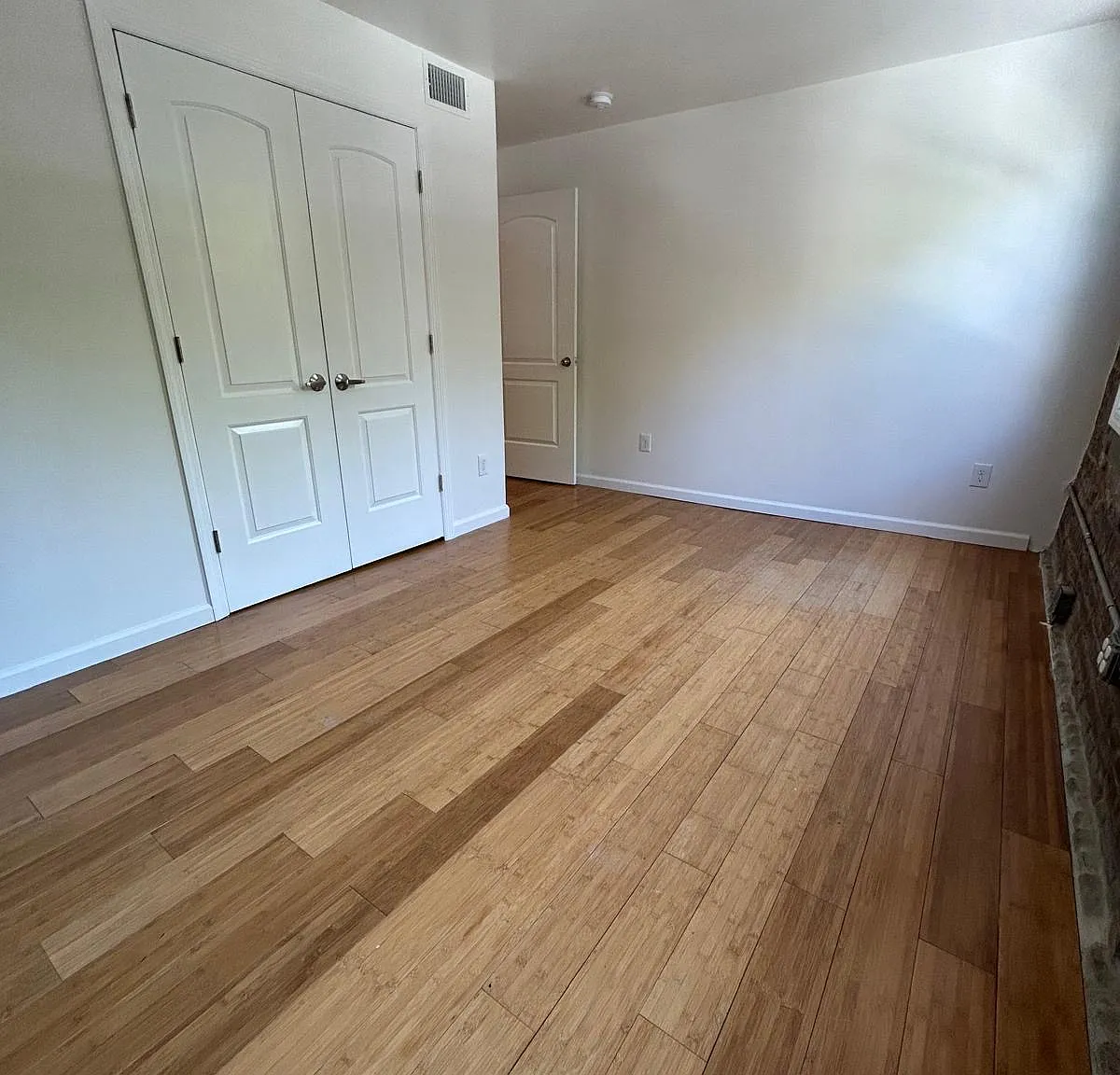 3 bed, 10 sqft, $2,850 — Photo 2