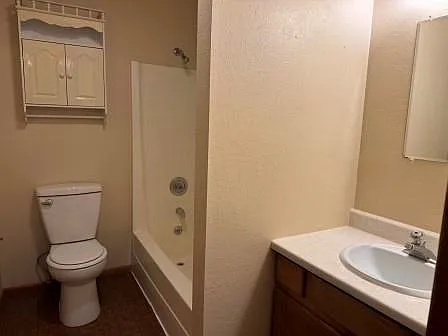 1608 W Koch Street — Photo 10