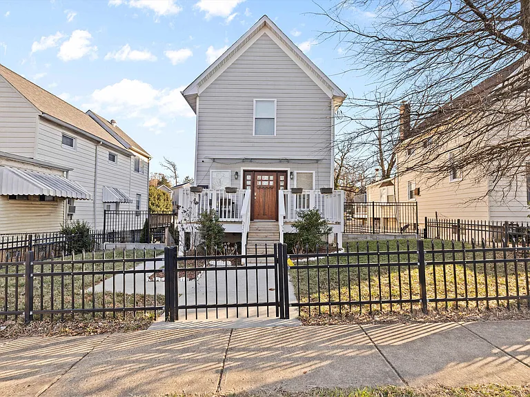Newton St NE — Photo 17