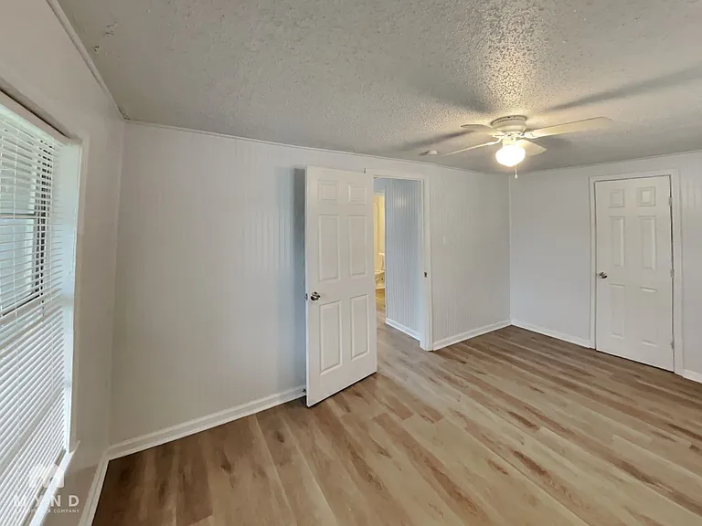 3645 Eastern St — Photo 10