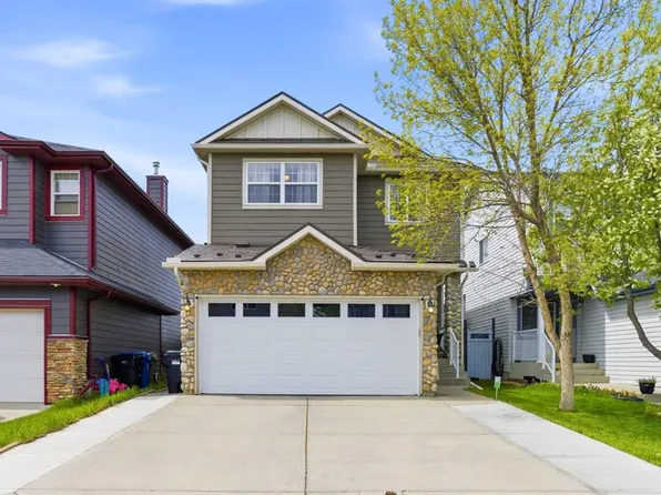 118 E Saddletree Close NE, Calgary, AB T3J 5J1