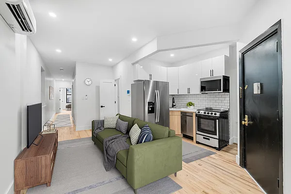 Rented by Vector New York, LLC | media 15