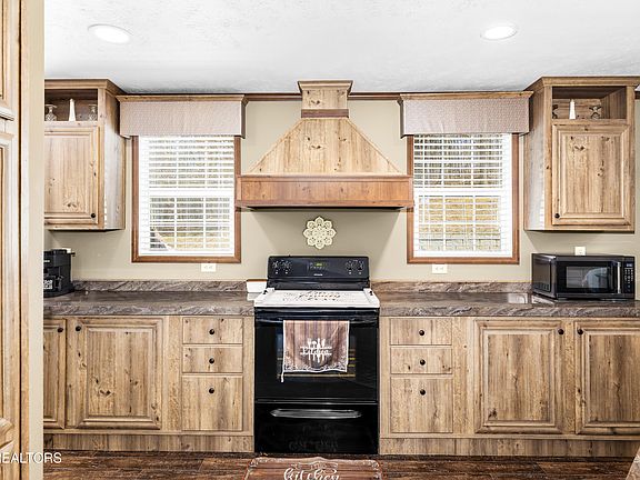 3rd image of 153 Powder House Rd