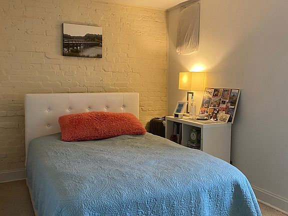 Bedroom for rent