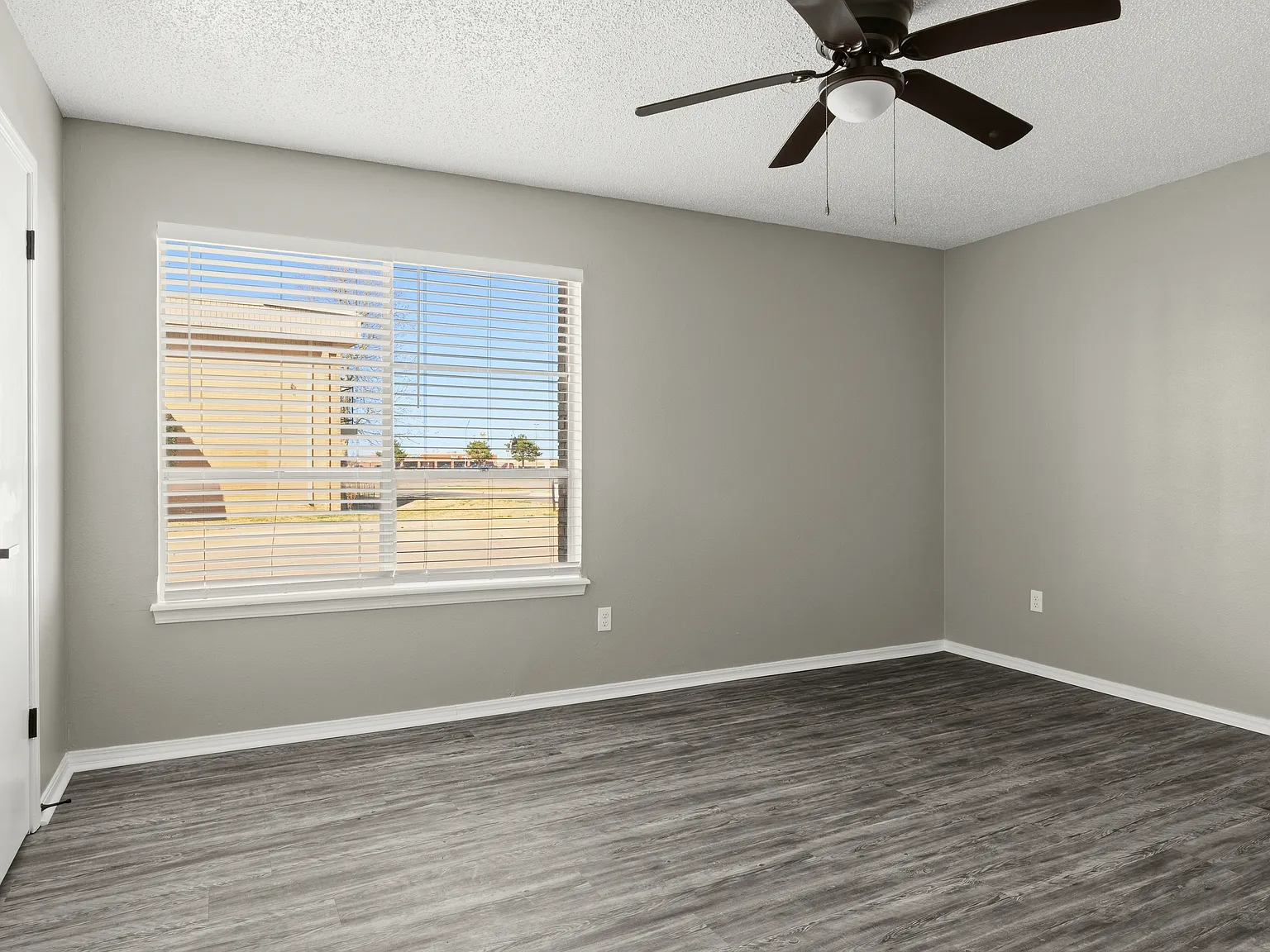 Rosemont Apartments — Photo 4