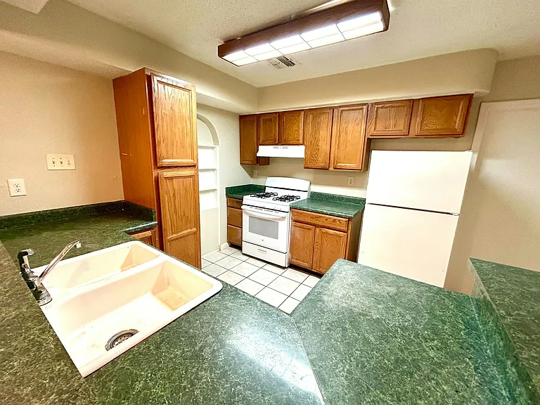 4631 Argonne Dr #4 — Photo 13