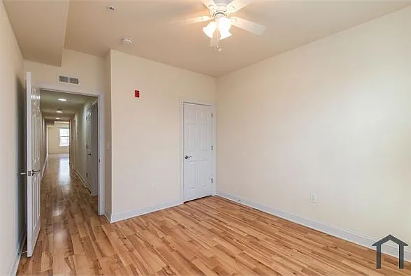 2 bed, 896 sqft, $1,325 — Photo 3
