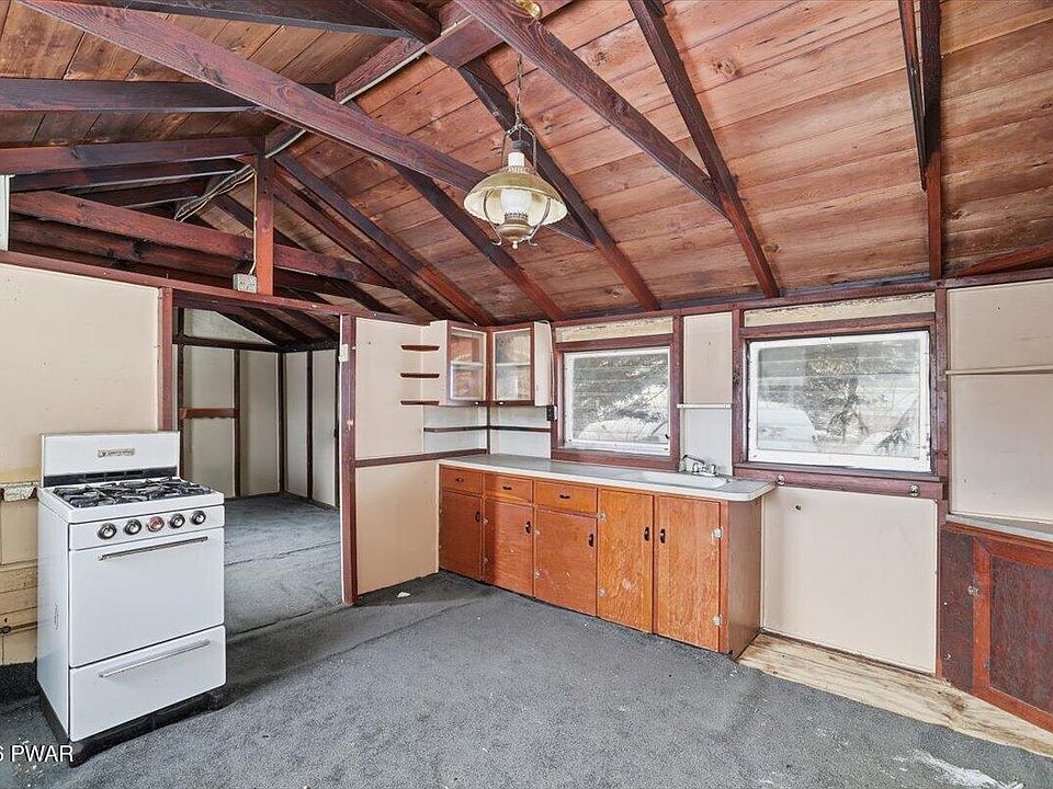1st image of 107 Circle Ln