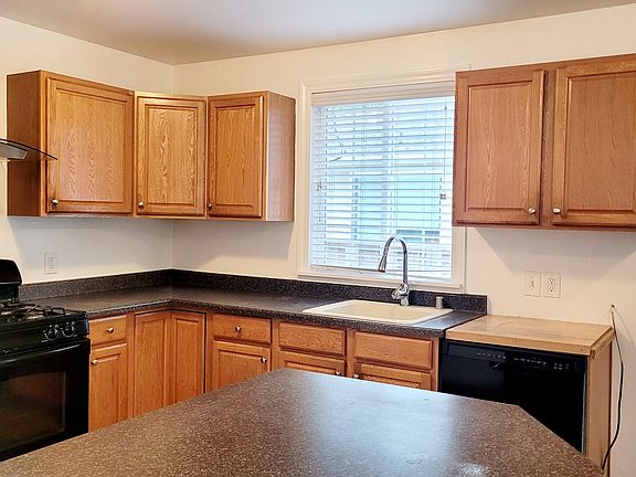 4th image of 1085 Portola Ave Unit A