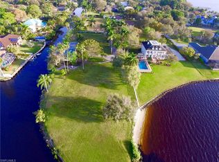 798 Overiver Dr, North Fort Myers, FL 33903