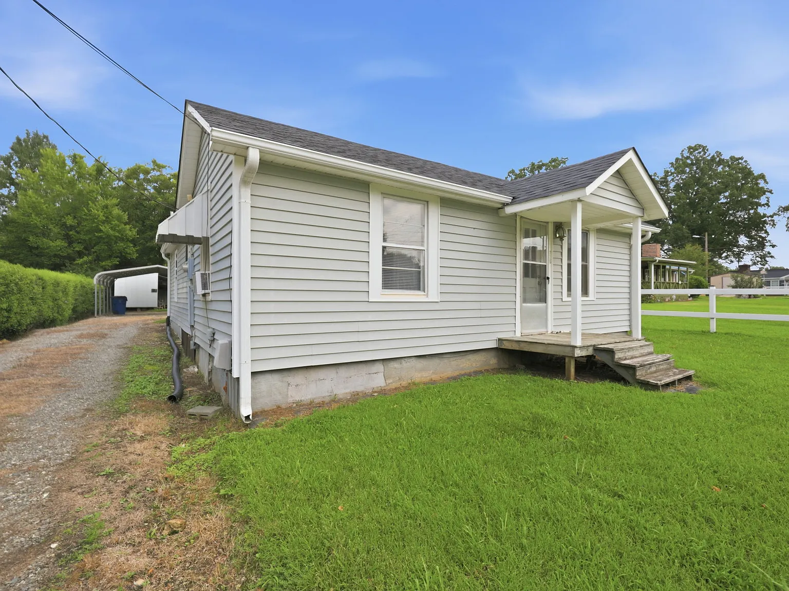 715 Larry Avenue - 1 — Photo 4