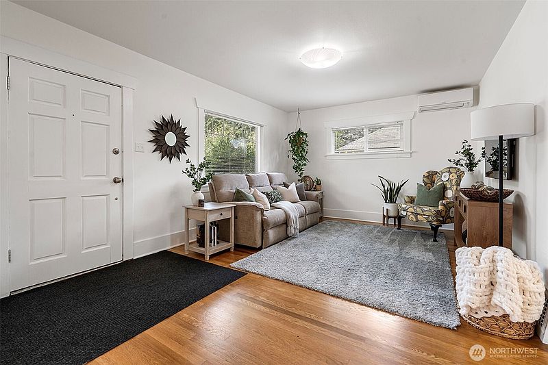 2nd image of 2521 S L Street