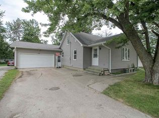 308 Water St, Center Point, IA 52213