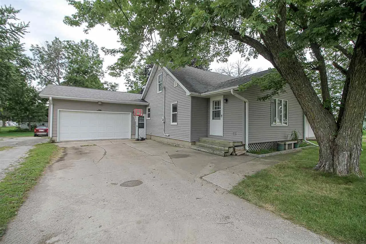 308 Water St photo 1