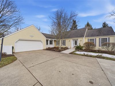 7450 Angel Dr NW, North Canton, OH, 44720