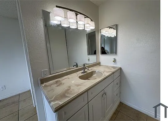 1144 Tribune St #A — Photo 7