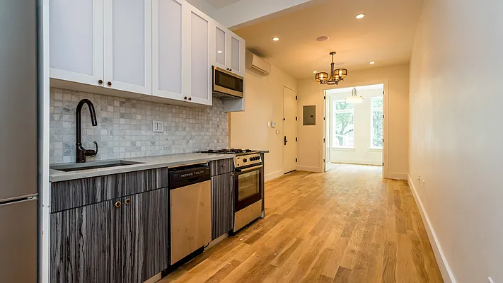 Rented by Nooklyn NYC LLC | media 28