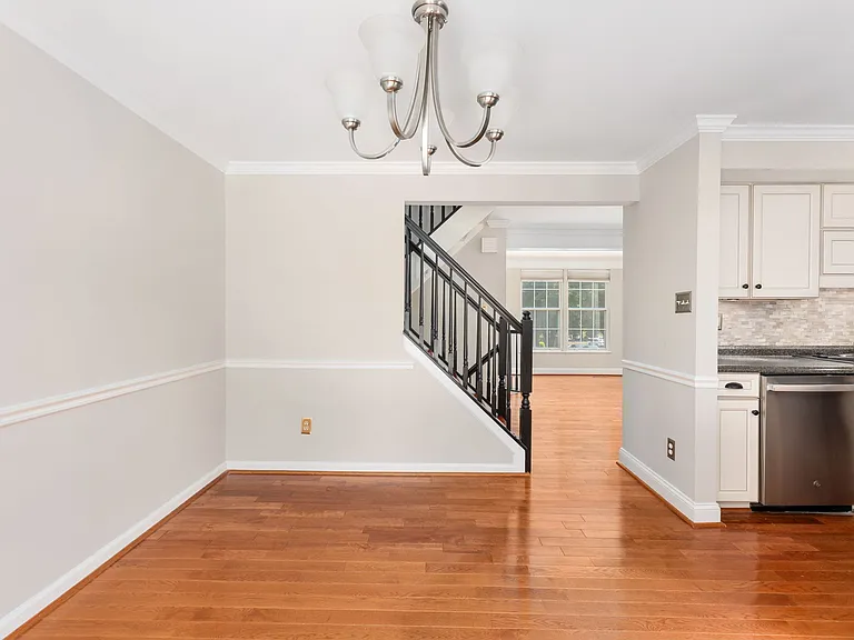 12894 Effingham Ct — Photo 14