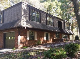 2161 Foxhunter Ct, Winston Salem, NC 27106